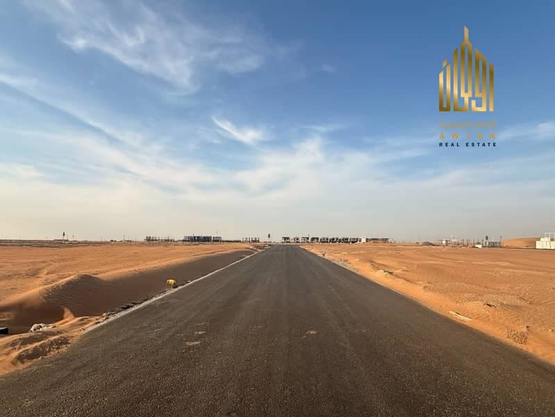 Two Adjacent Corner Plots for Sale in Al Surrah، الصورة 3
