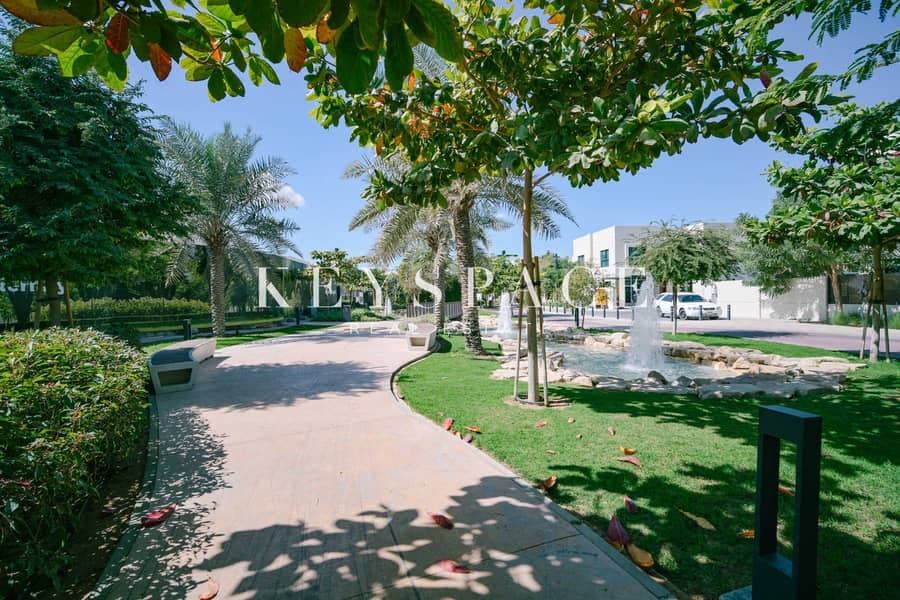 Solar-Powered Residence | Contemporary Comfort | Resale, photo 2