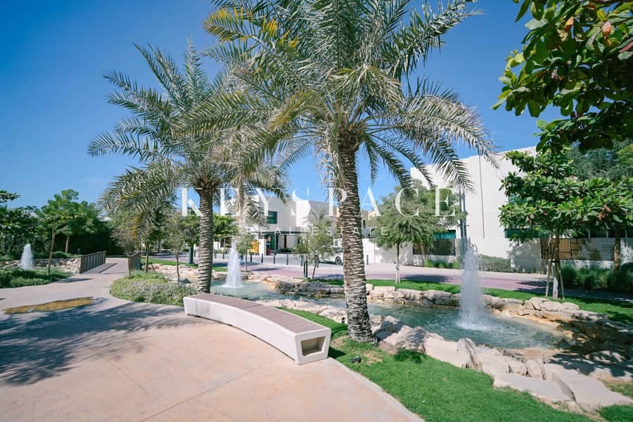 Solar-Powered Residence | Contemporary Comfort | Resale, photo 3