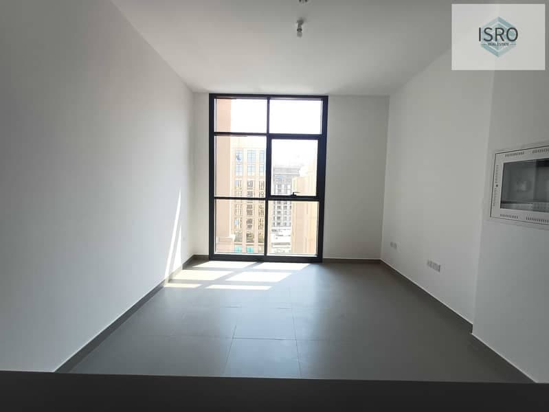 Pool View 2BATHROOM 1BEDROOM Barnd new for sale، الصورة 3