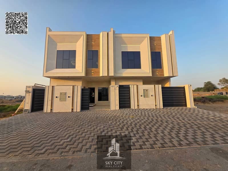 Move-in ready with a fantastic price and no annual fees; super-deluxe finishing. Features two floors plus a roof terrace and 4 master bedrooms.، Al Helio