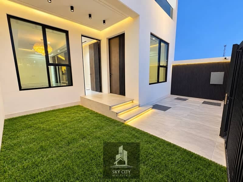 An exceptional location and a once-in-a-lifetime opportunity: a luxurious, modern villa featuring a 30-meter setback and a "Dubai-style" design.، الصورة 2